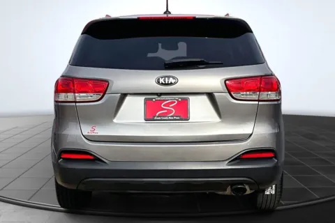 More photos of 2018 Kia Sorento 3.3L LX at South County Auto Plaza, MO