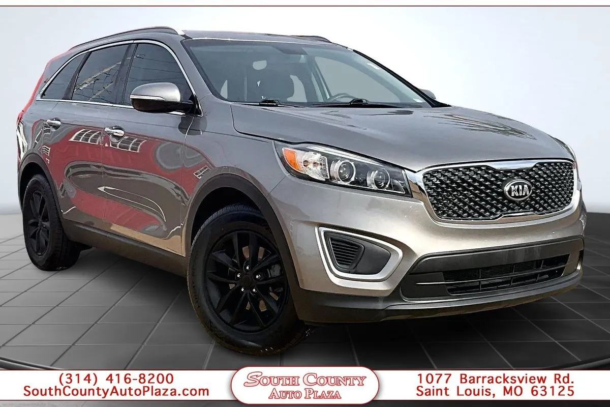 Gray 2018 Kia Sorento 3.3L LX for sale in St. Louis, MO