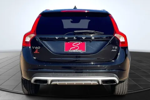 More photos of 2018 Volvo V60 Cross Country T5 at South County Auto Plaza, MO