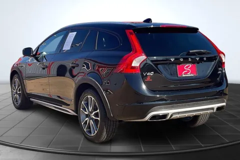 Photos of 2018 Volvo V60 Cross Country T5 for sale in St. Louis, MO at South County Auto Plaza