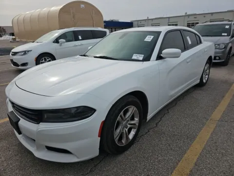 White 2020 Dodge Charger SXT RWD for sale in St. Louis, MO