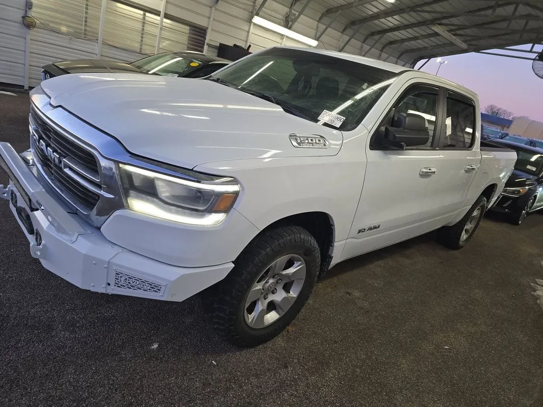 2019 Ram 1500 Big Horn/Lone Star Crew Cab 4x4 5'7" Box for sale in St. Louis, MO