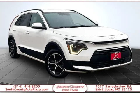 White 2023 Kia Niro Plug-In Hybrid EX for sale in St. Louis, MO