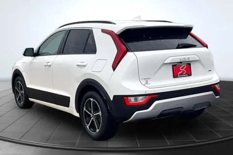 Photos of 2023 Kia Niro Plug-In Hybrid EX for sale in St. Louis, MO at South County Auto Plaza