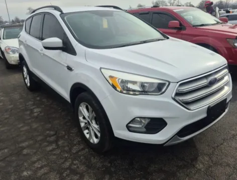 White 2018 Ford Escape SE for sale in St. Louis, MO