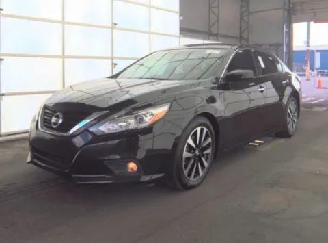 Silver 2018 Nissan Altima 2.5 SV for sale in St. Louis, MO