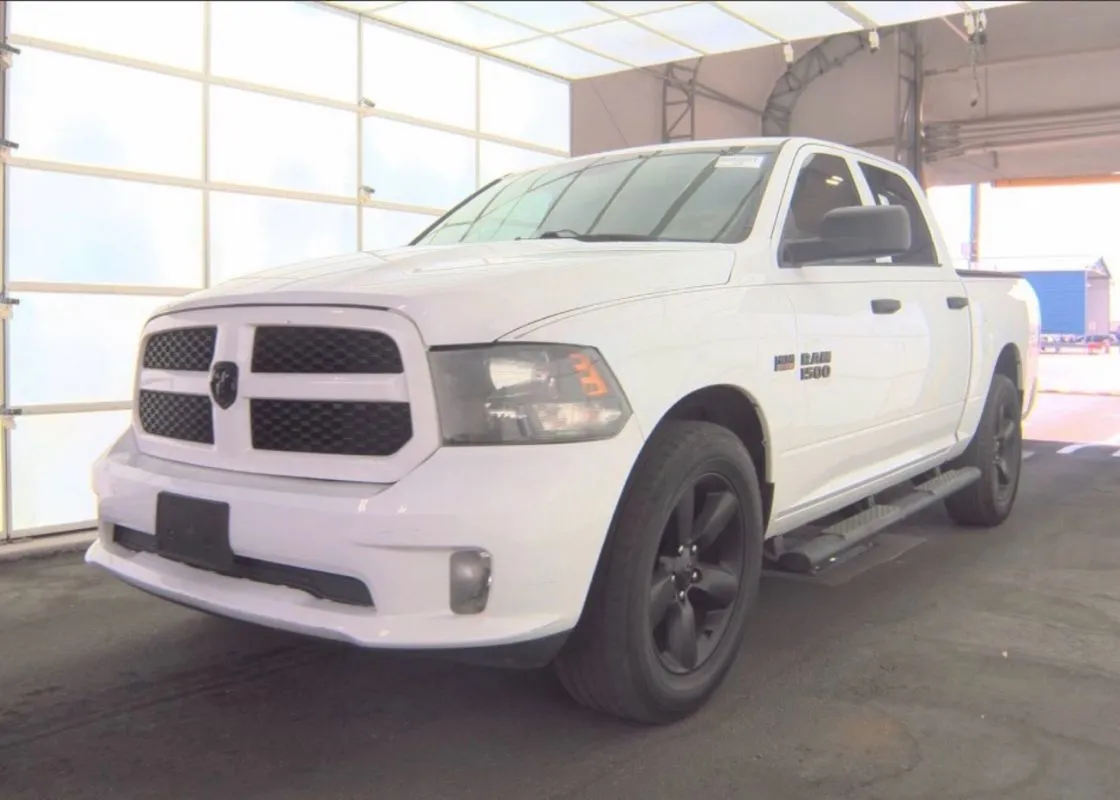 2017 Ram 1500 Express Crew Cab 4x2 5'7" Box for sale in St. Louis, MO