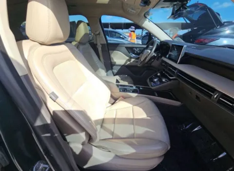 More photos of 2021 Lincoln Corsair Reserve at South County Auto Plaza, MO