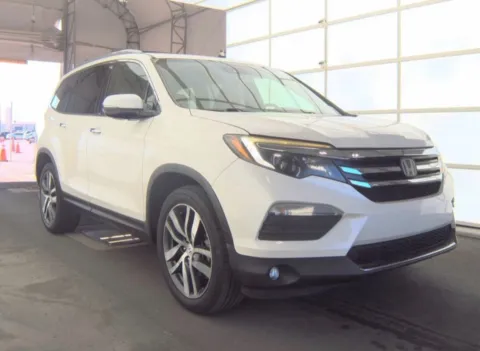 Photos of 2017 Honda Pilot Elite for sale in St. Louis, MO at South County Auto Plaza