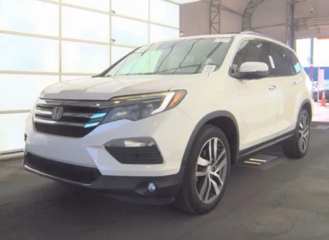 Red 2017 Honda Pilot Elite for sale in St. Louis, MO