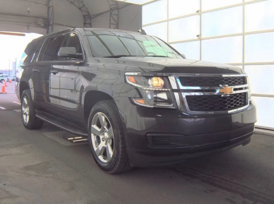 Red 2018 Chevrolet Suburban LT for sale in St. Louis, MO