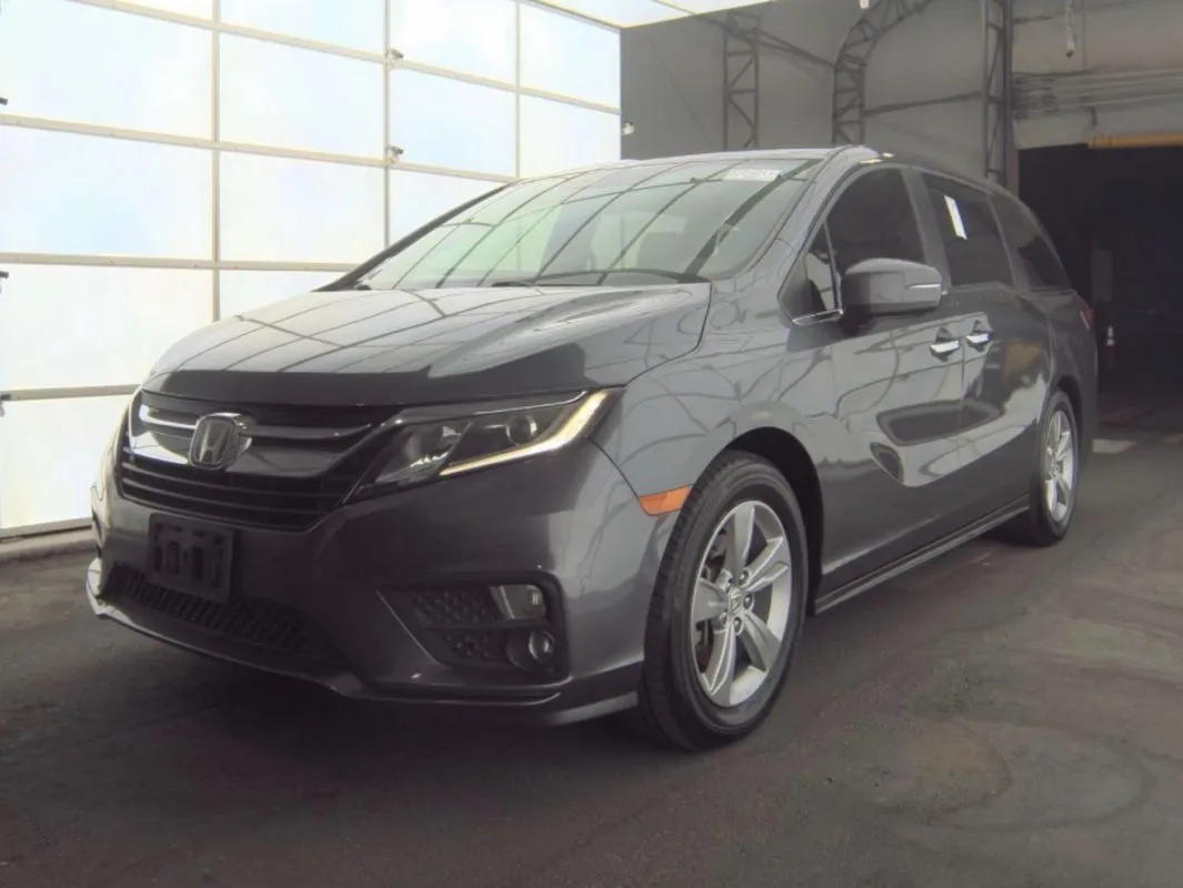 Beige 2018 Honda Odyssey EX-L for sale in St. Louis, MO