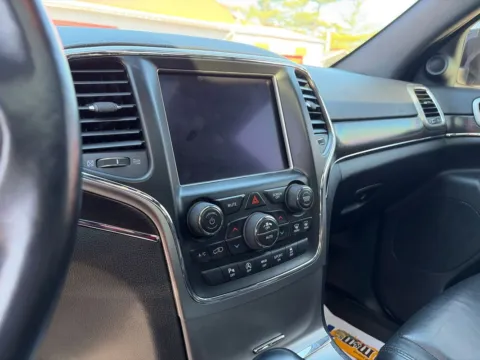 More photos of 2018 Jeep Grand Cherokee Limited 4x4 at South County Auto Plaza, MO