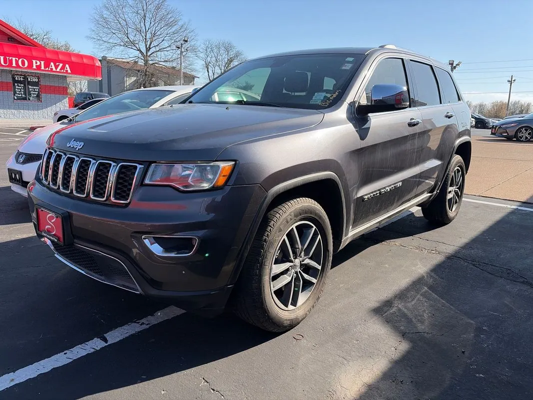 Gray 2018 Jeep Grand Cherokee Limited 4x4 for sale in St. Louis, MO