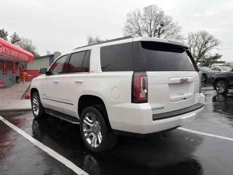 Another view of 2019 GMC Yukon SLT for sale in St. Louis, MO at South County Auto Plaza