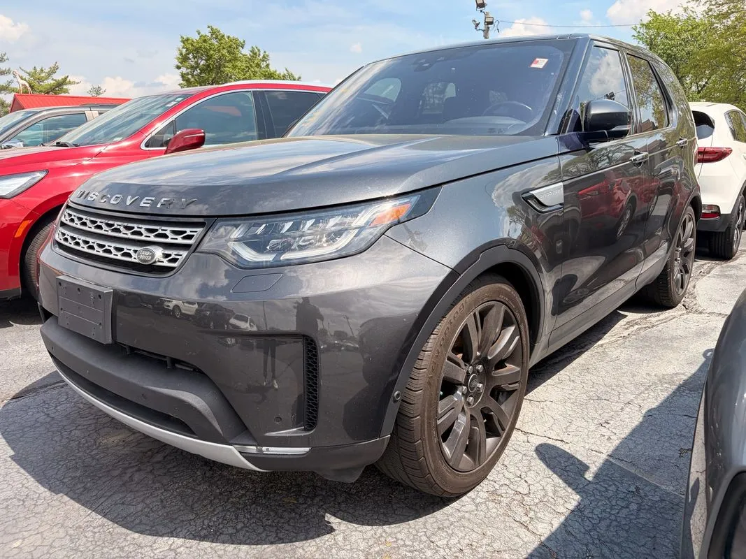 Gray 2018 Land Rover Discovery HSE LUXURY for sale in St. Louis, MO