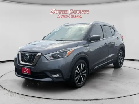 Silver 2019 Nissan Kicks SR for sale in St. Louis, MO