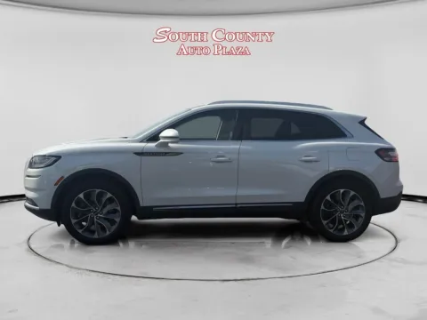 Photos of 2021 Lincoln Nautilus Reserve for sale in St. Louis, MO at South County Auto Plaza