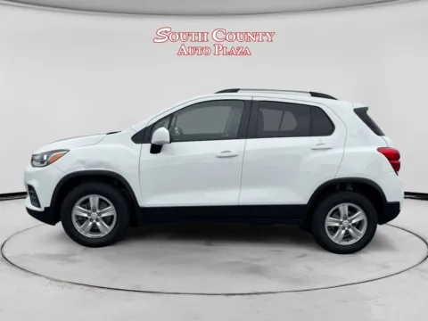 Photos of 2022 Chevrolet Trax AWD LT for sale in St. Louis, MO at South County Auto Plaza