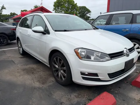 White 2016 Volkswagen Golf SportWagen TSI Limited Edition PZEV for sale in St. Louis, MO