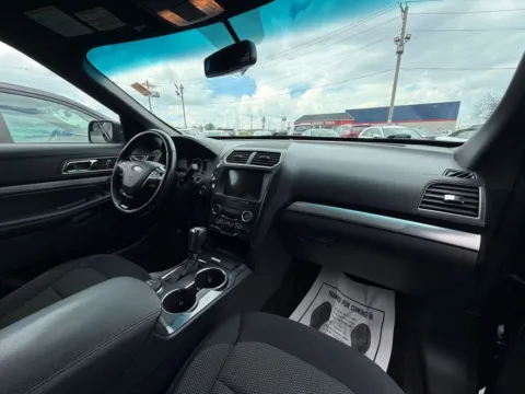 Photos of 2018 Ford Explorer XLT for sale in St. Louis, MO at South County Auto Plaza