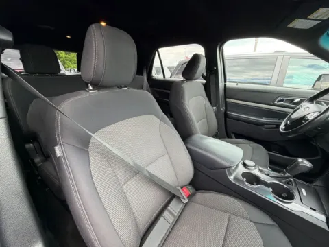 Another view of 2018 Ford Explorer XLT for sale in St. Louis, MO at South County Auto Plaza