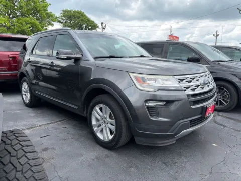 Gray 2018 Ford Explorer XLT for sale in St. Louis, MO