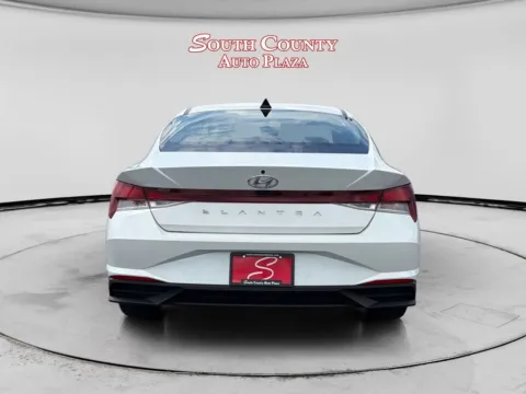 More photos of 2023 Hyundai Elantra SEL at South County Auto Plaza, MO