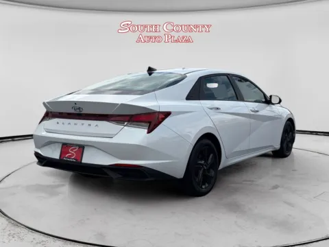 More photos of 2023 Hyundai Elantra SEL at South County Auto Plaza, MO