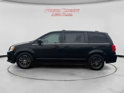 Photos of 2017 Dodge Grand Caravan SXT for sale in St. Louis, MO at South County Auto Plaza