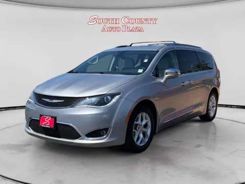 Silver 2020 Chrysler Pacifica Limited for sale in St. Louis, MO