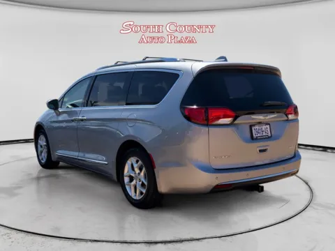 Another view of 2020 Chrysler Pacifica Limited for sale in St. Louis, MO at South County Auto Plaza