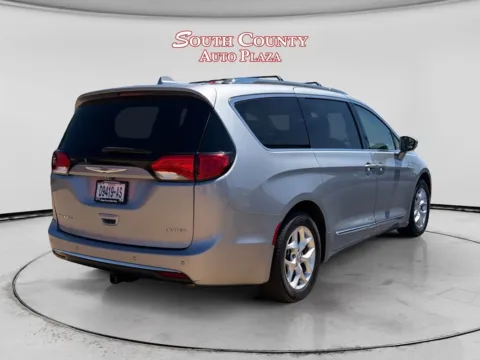 More photos of 2020 Chrysler Pacifica Limited at South County Auto Plaza, MO