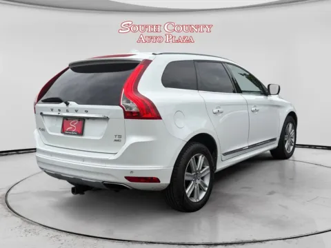 More photos of 2017 Volvo XC60 T5 Inscription at South County Auto Plaza, MO