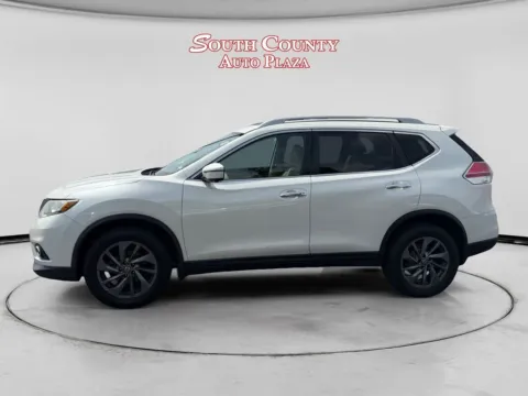Photos of 2016 Nissan Rogue SL for sale in St. Louis, MO at South County Auto Plaza
