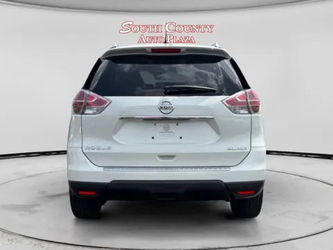 More photos of 2016 Nissan Rogue SL at South County Auto Plaza, MO