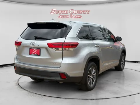 More photos of 2018 Toyota Highlander XLE at South County Auto Plaza, MO