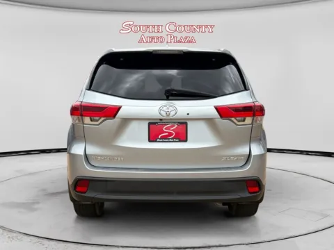 More photos of 2018 Toyota Highlander XLE at South County Auto Plaza, MO