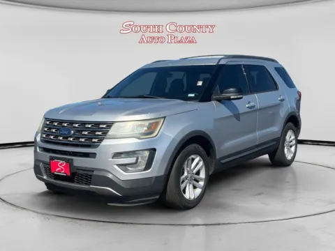 Silver 2016 Ford Explorer XLT for sale in St. Louis, MO