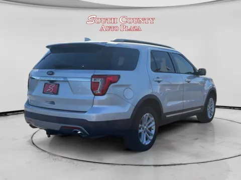 More photos of 2016 Ford Explorer XLT at South County Auto Plaza, MO