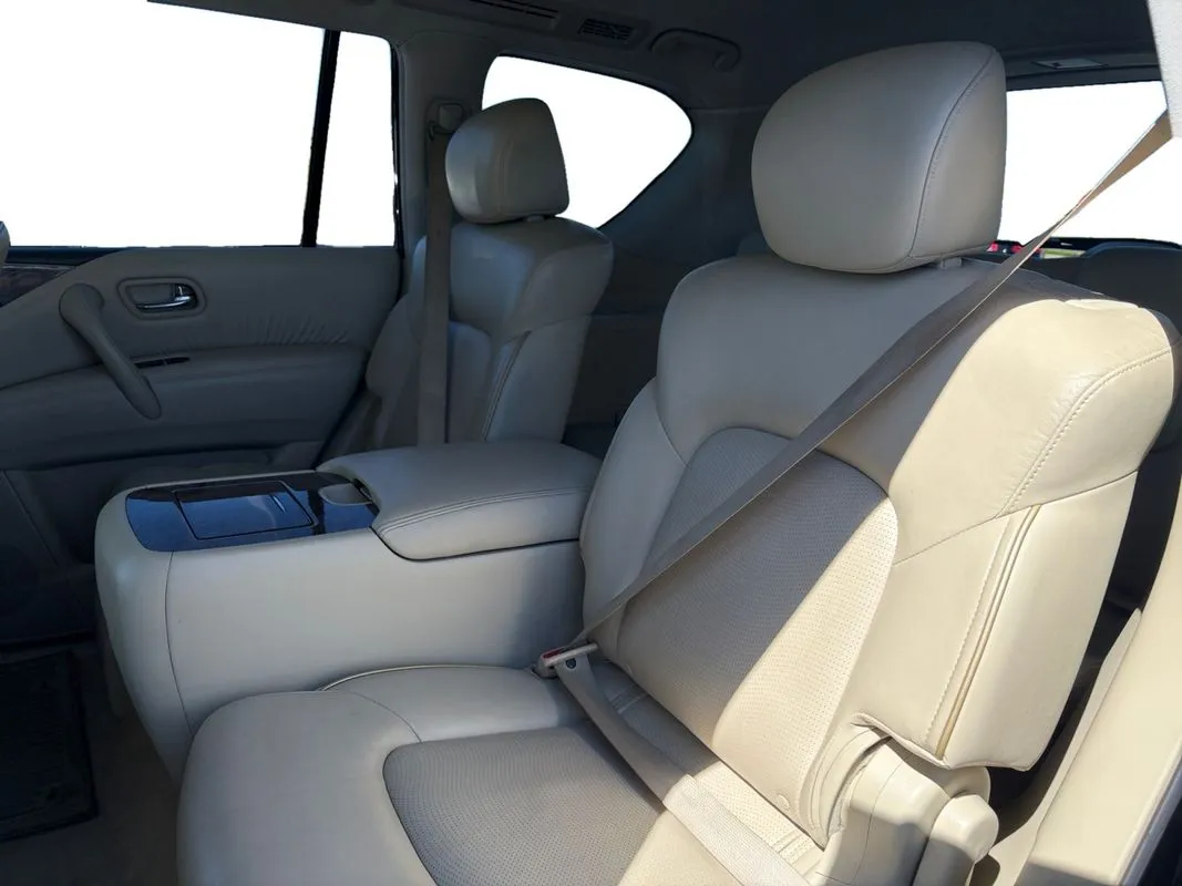 Infiniti QX80 photo 13