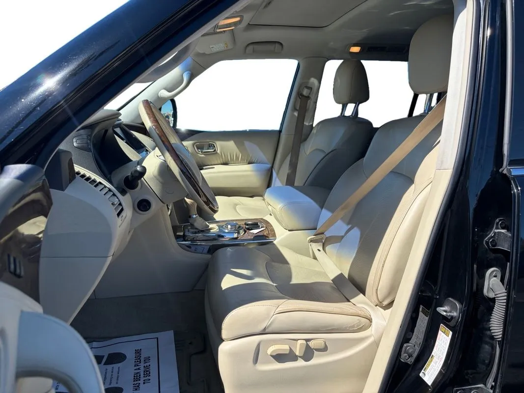 Infiniti QX80 photo 10