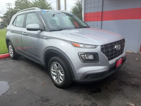 Photos of 2020 Hyundai Venue SEL for sale in St. Louis, MO at South County Auto Plaza