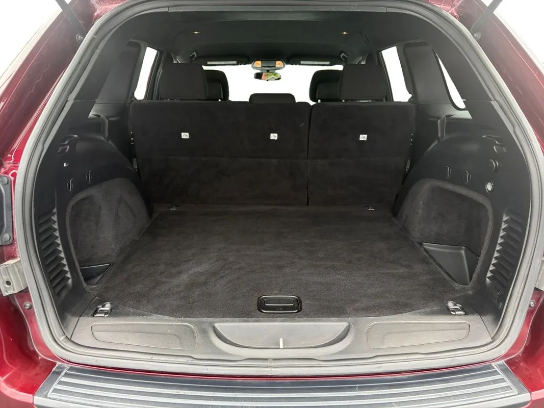 Jeep Grand Cherokee photo 18