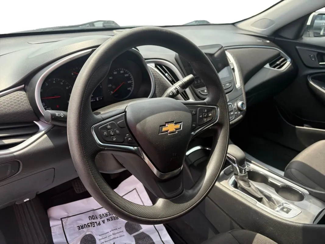 Chevrolet Malibu photo 11