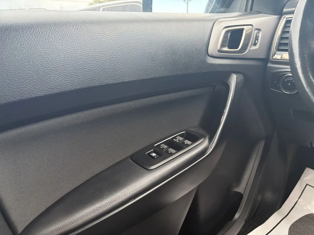 Ford Ranger photo 16