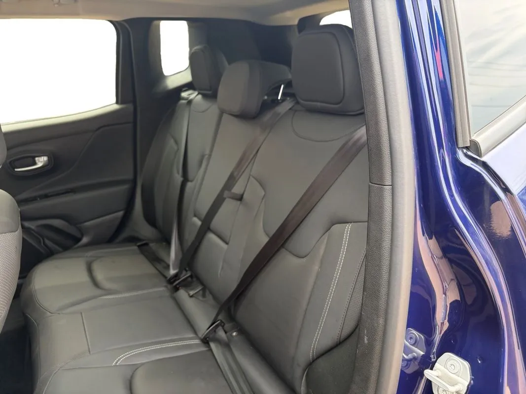 Jeep Renegade photo 13