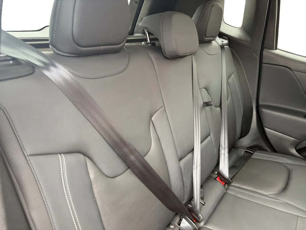Jeep Renegade photo 17