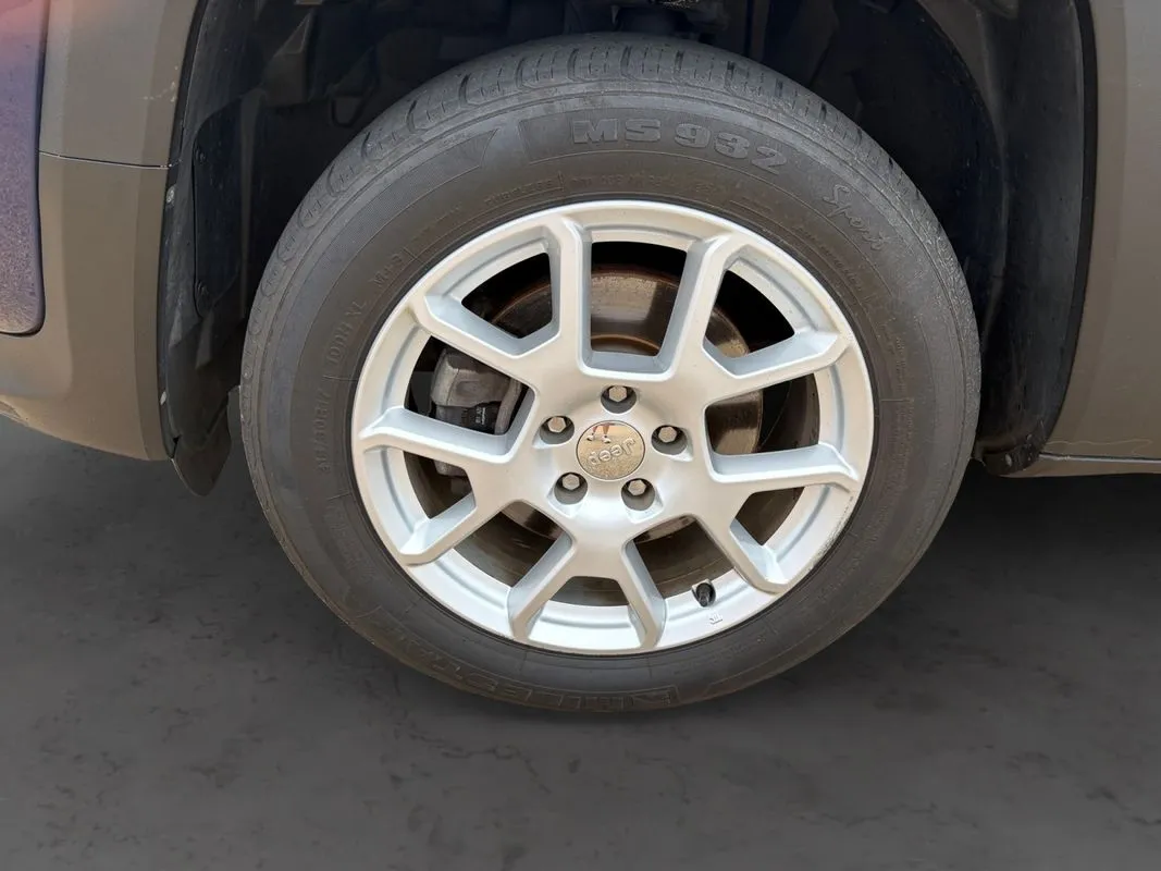 Jeep Renegade photo 9