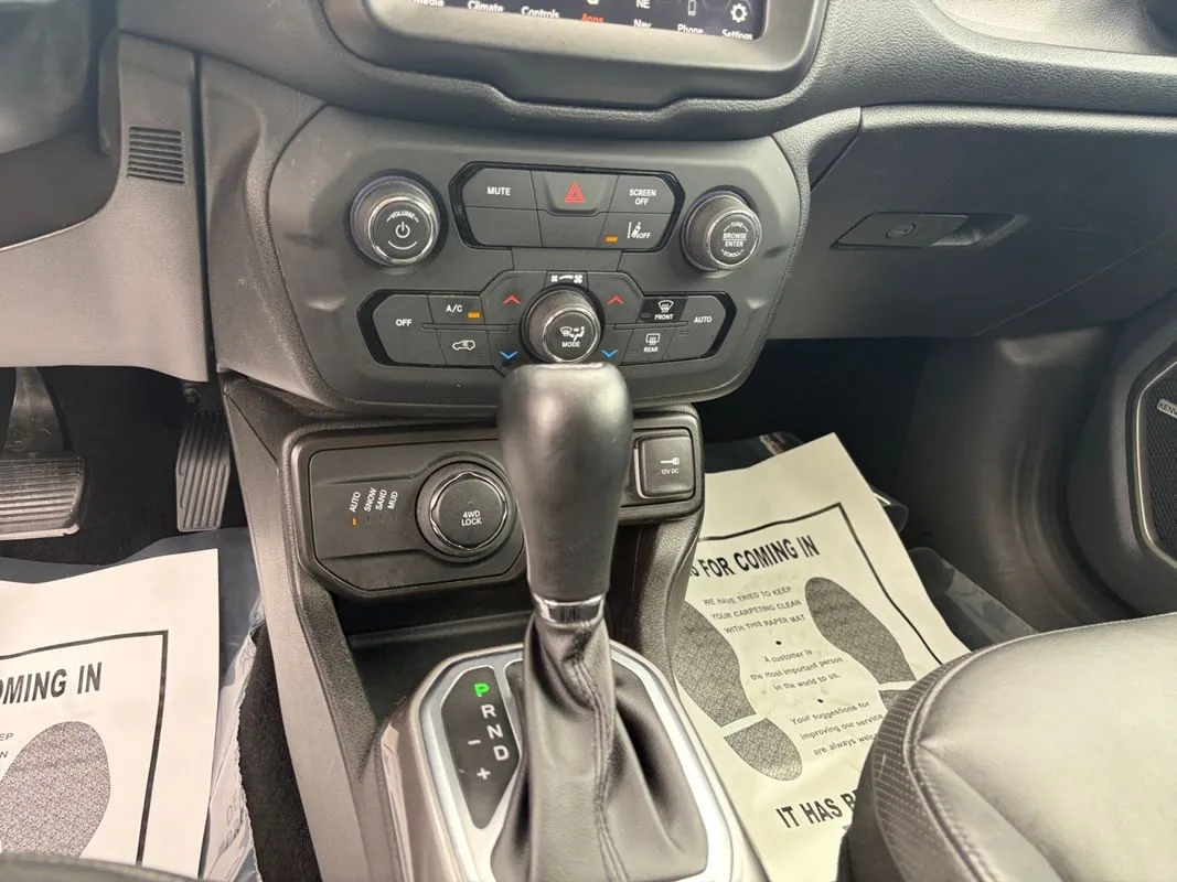 Jeep Renegade photo 12
